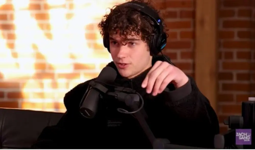 El protagonista de High School Musical reveló que sufrió un ataque de ansiedad tan fuerte que parecía un ataque al corazón. Foto: Zach Sang Show