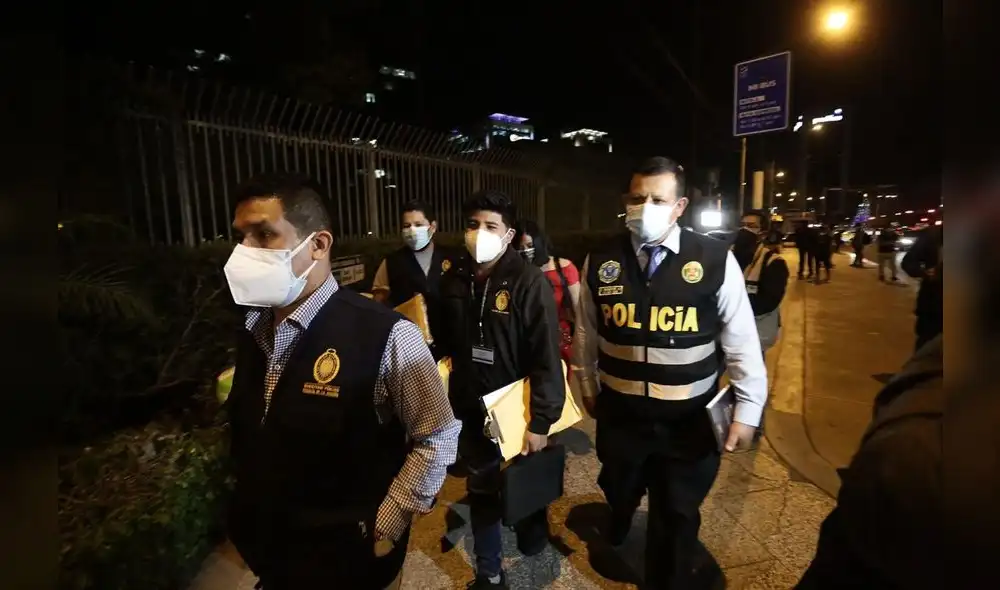 Fiscalía y Contraloría realizaron diligencias en sede de Petroperú. Fotos: Gerardo Marín Fiscalía y Contraloría realizaron diligencias en sede de Petroperú. Fotos: Gerardo Marín