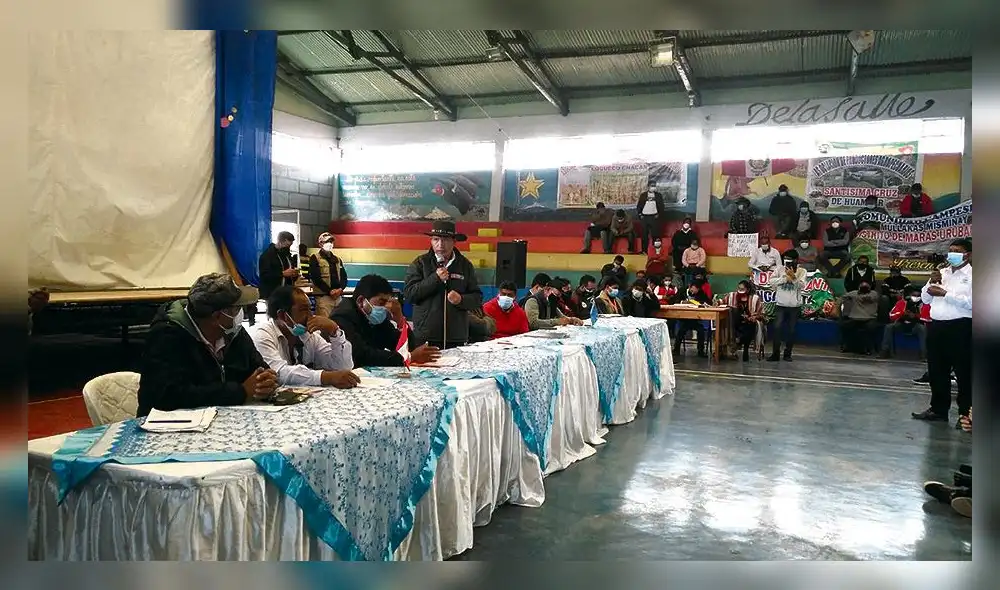 Cusco. Ministro Mayta encabezó reunión con regantes.