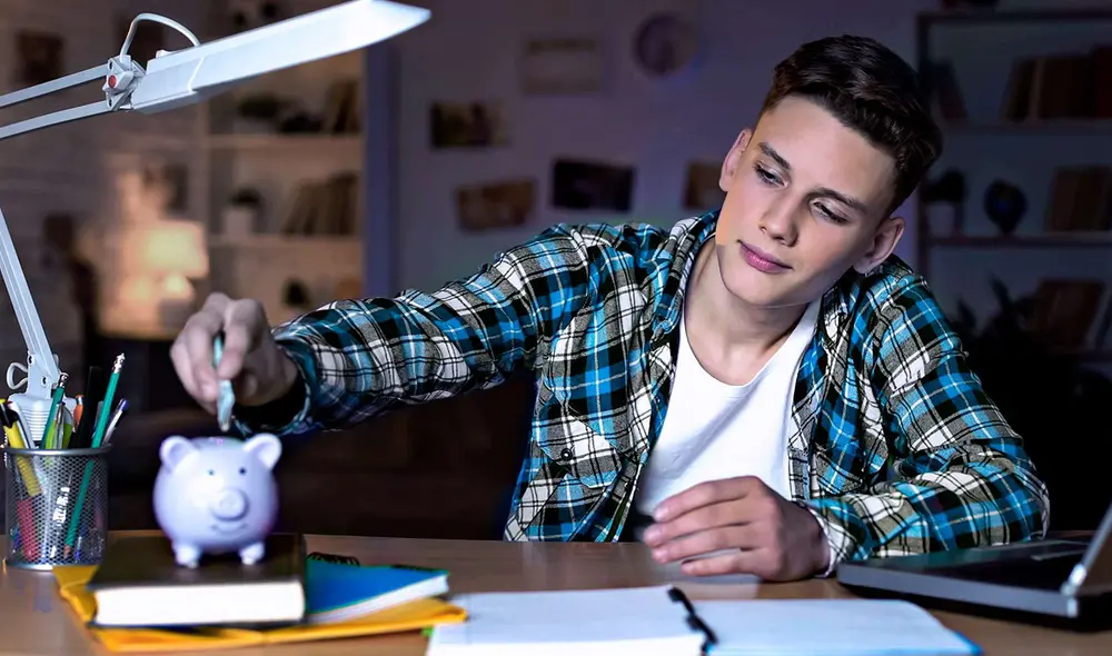 Muchos estudiantes no son autónomos con un empleo fijo, pues aún se depende de los padres u otros apoderados. Foto: Securex