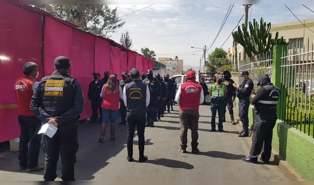 Personal verificará el respecto del carné de vacunación y que no haya ambulantes en las vías. Foto: Alexis Choque / URPI
