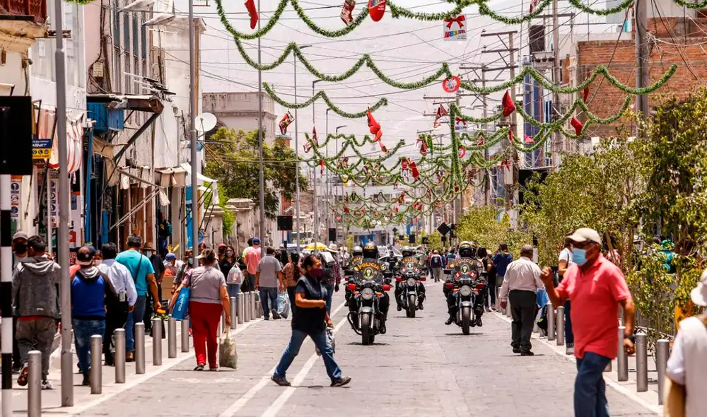 El ingreso a las playas no está prohibido, pero las municipalidades exigirán carnet de vacunación. Foto: Oswald Charca/La República El ingreso a las playas no está prohibido, pero las municipalidades exigirán carnet de vacunación. Foto: Oswald Charca/La República