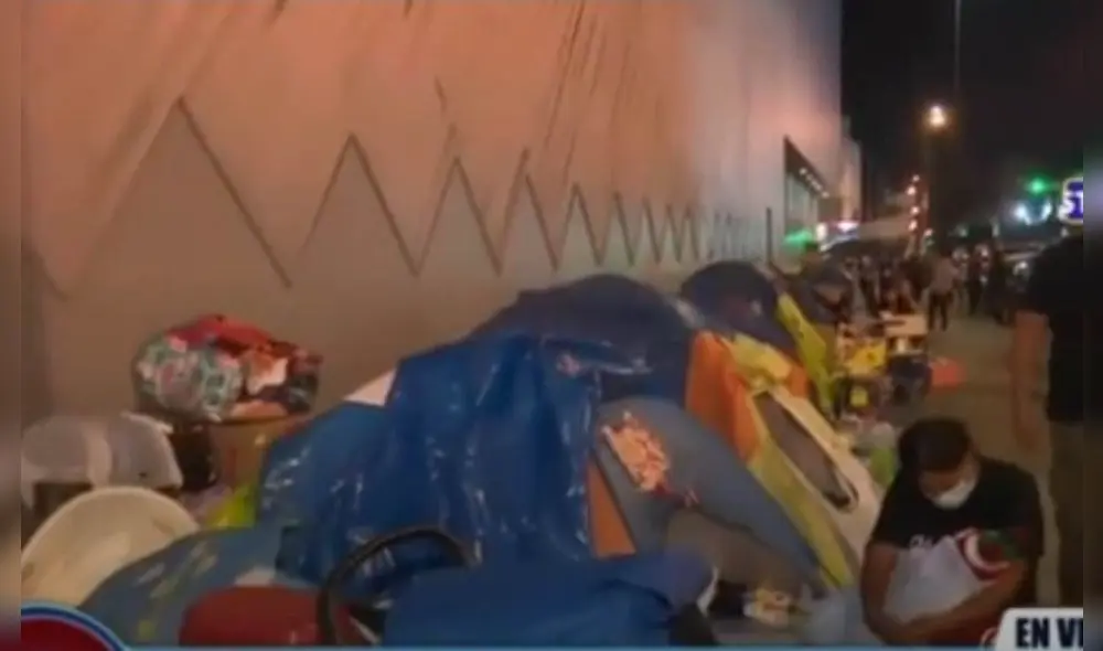 Vecinos brindaron panetones y chocolate. Foto: ATV Vecinos brindaron panetones y chocolate. Foto: ATV