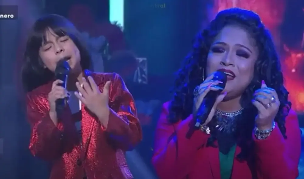 Ángelo Villanueva y Carmen Castro realizaron un dueto en el especial de Navidad de Yo soy, grandes batallas internacional. Foto: captura Latina