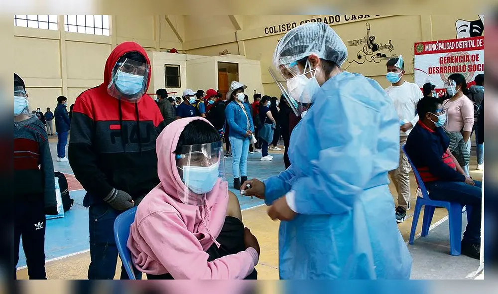 Vacunatorios. Ciudadanía cusqueña cuestionó en su momento las vacunas "privilegiadas" en la sede del Poder Judicial.