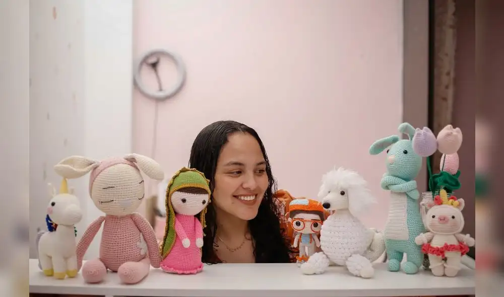 Janice Villanueva (24), creadora de los amigurumis personalizadas de la marca Ohvillos. Foto: Antonio Melgarejo.