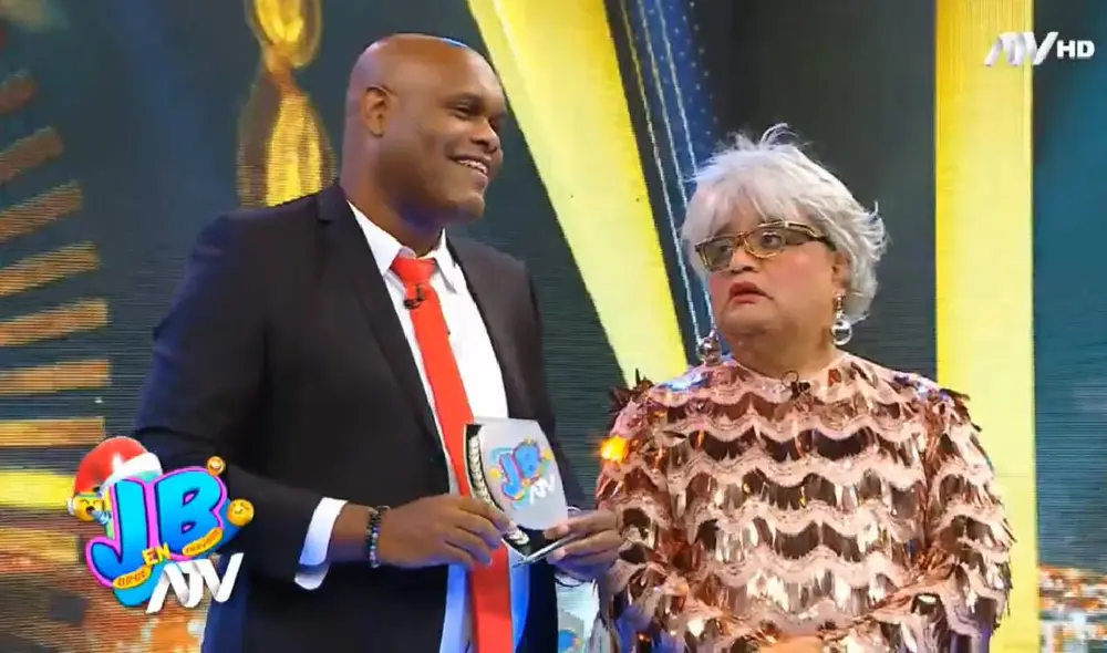 Joao Castillo celebra que recibió peculiar premio de JB en ATV. Foto: captura de ATV