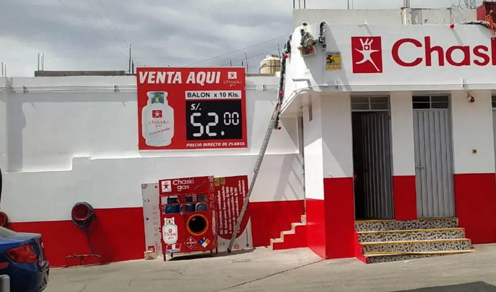 Personal de distribuidora indicó que el precio se mantiene esta semana. Foto: URPI/Wilder Pari Personal de distribuidora indicó que el precio se mantiene esta semana. Foto: URPI/Wilder Pari
