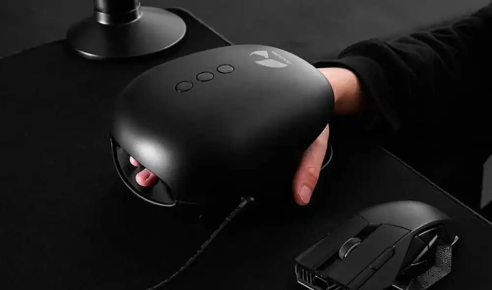 Una excentricidad más para los gamers más avezados. El dispositivo tiene calefacción y un modo especial para los pulgares. Foto: Bauhütte Una excentricidad más para los gamers más avezados. El dispositivo tiene calefacción y un modo especial para los pulgares. Foto: Bauhütte