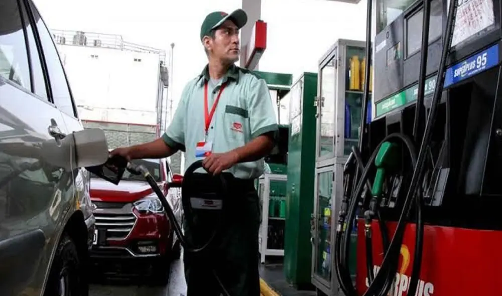 El precio del galón de Diésel B5 (0 a 2500 ppm) subió de S/ 9,81 a S/ 9,82. Foto: Andina. El precio del galón de Diésel B5 (0 a 2500 ppm) subió de S/ 9,81 a S/ 9,82. Foto: Andina.