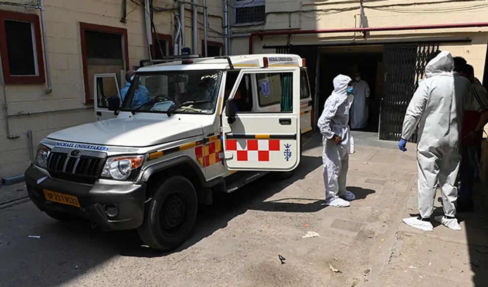 La pareja reveló a los médicos que atendió la emergencia que habían realizado el parto al ver un video de YouTube. Foto: AFP/referencial
