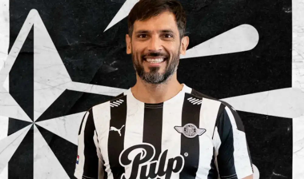 Roque Santa Cruz jugó en Olimpia en su segunda etapa en la liga paraguaya. Foto: Libertad