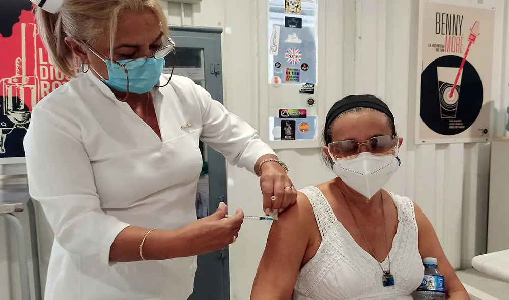 Cuba ha inmunizado a casi toda su población con sus propias vacunas contra la COVID-19. Foto: EFE Cuba ha inmunizado a casi toda su población con sus propias vacunas contra la COVID-19. Foto: EFE