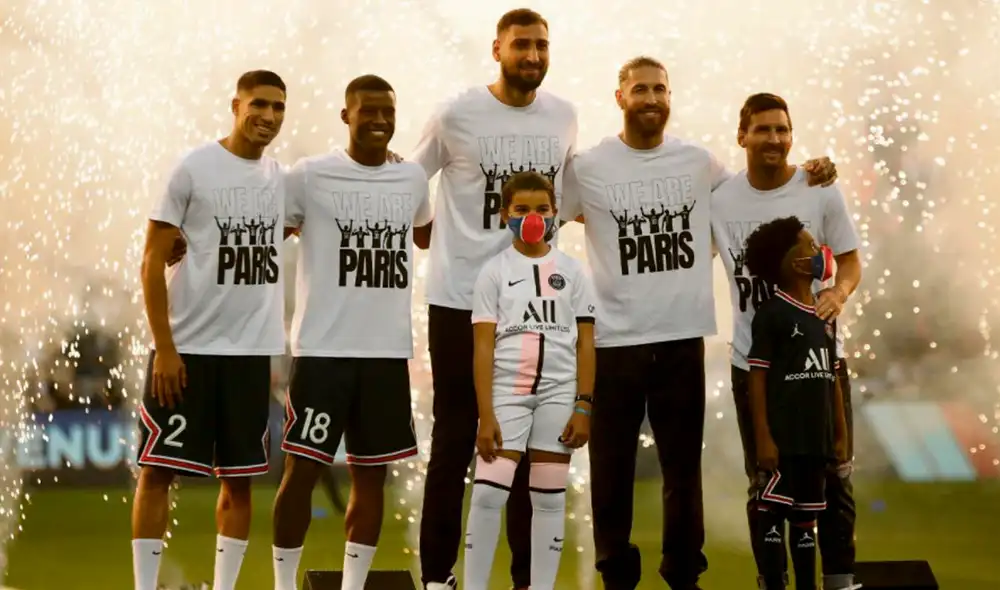 Así presentó PSG a sus flamantes fichajes en el Parque de los Príncipes. Foto: PSG Así presentó PSG a sus flamantes fichajes en el Parque de los Príncipes. Foto: PSG