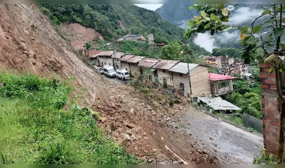 Derrumbe. Varios tramos de la carretera a la zona de Yanahuaya fueron bloqueados.