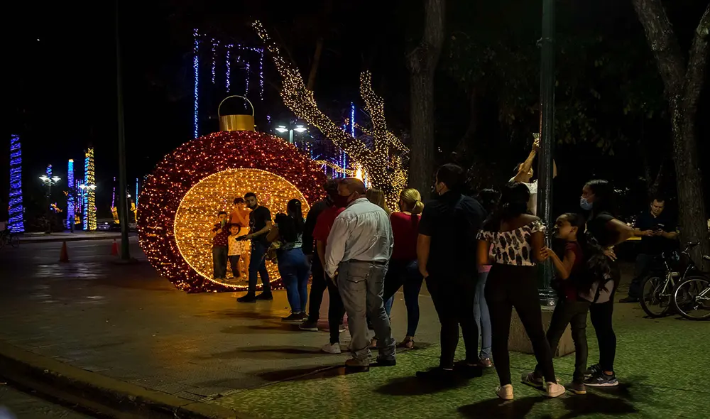 En Venezuela muchas personas revisan la tasa oficial del BCV para múltiples operaciones, incluso por las fiestas. Foto: EFE En Venezuela muchas personas revisan la tasa oficial del BCV para múltiples operaciones, incluso por las fiestas. Foto: EFE