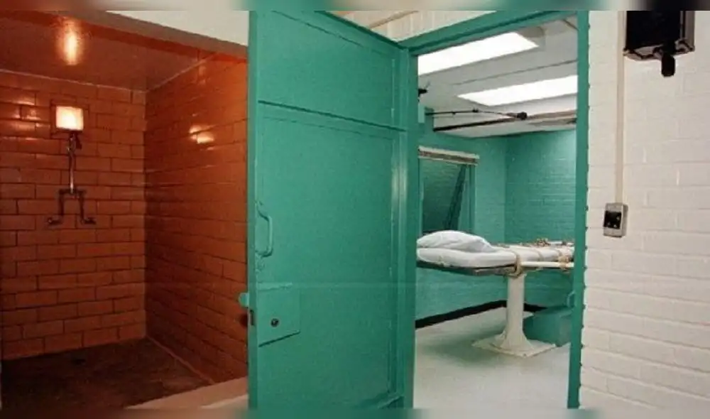 El padre afirmó que mantenía una videollamada con su novia, que amenazaba con suicidarse si él no mataba a los menores. Foto: Referencial/AFP