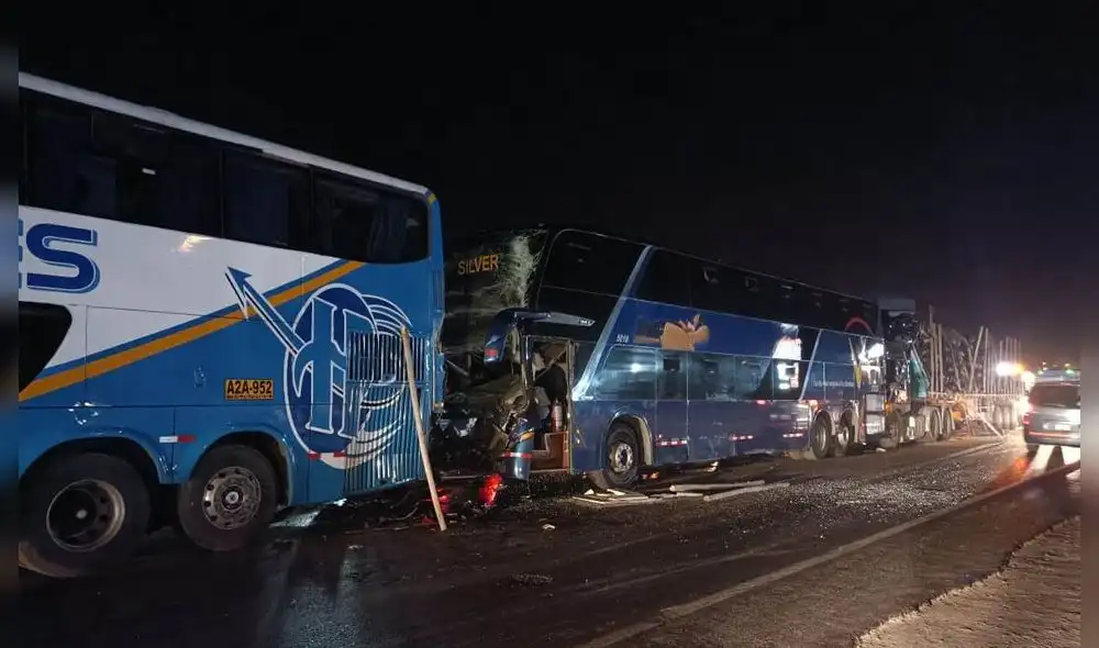 Policía de Carreteras quienes investigan el hecho, por su parte el personal de seguridad ciudadana auxilió a los heridos. Foto: Radio Virú Star Policía de Carreteras quienes investigan el hecho, por su parte el personal de seguridad ciudadana auxilió a los heridos. Foto: Radio Virú Star