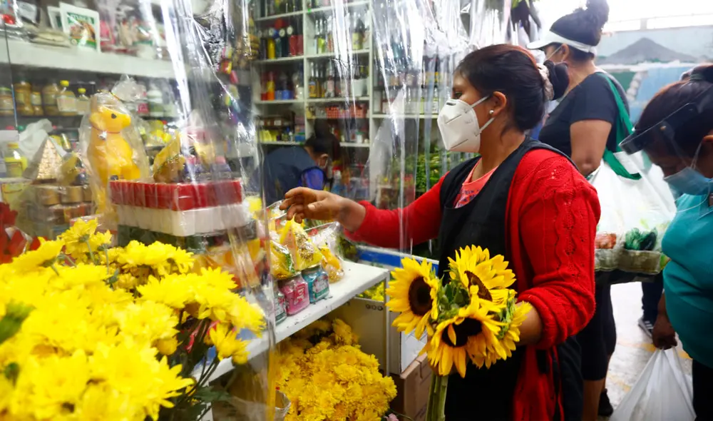 Las flores amarillas atraen la buena suerte y la prosperidad. Foto: Carlos Contreras/La República Las flores amarillas atraen la buena suerte y la prosperidad. Foto: Carlos Contreras/La República