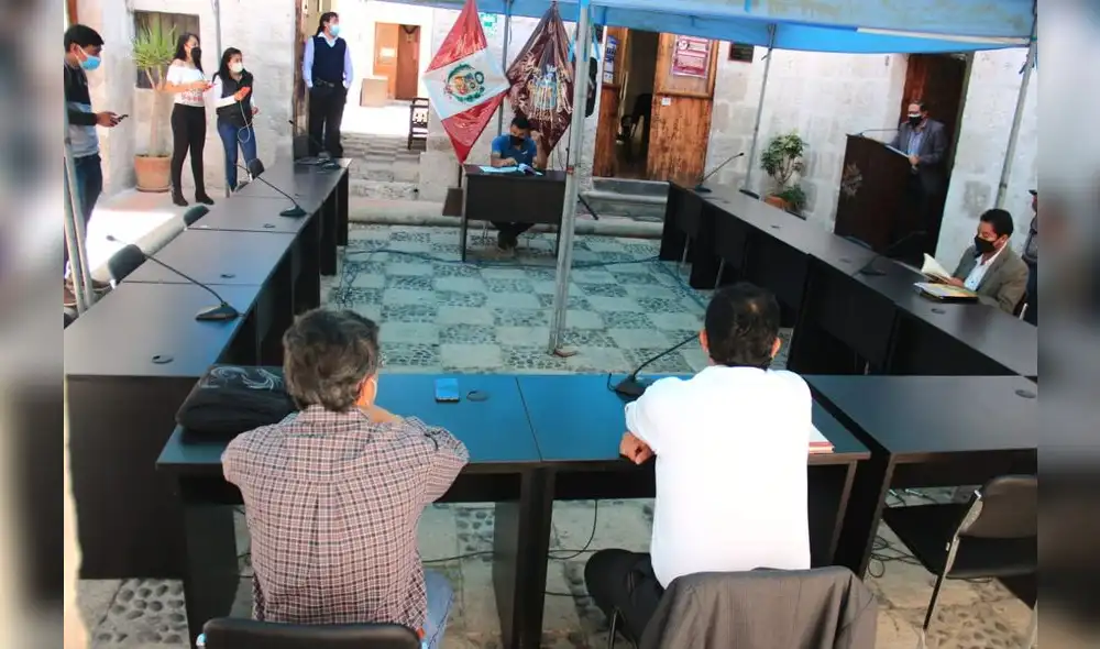 Solo 5 consejeros asistieron a sesión extraordinaria. Foto: Zintia Fernández/La República