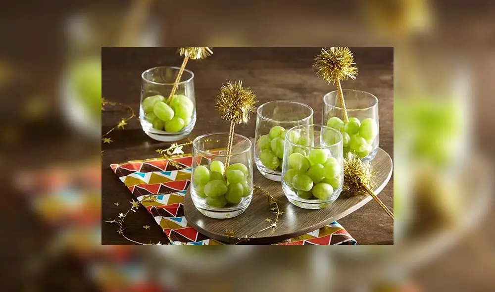 Comer 12 uvas en Año Nuevo atrae la prosperidad. Foto: elheraldo Comer 12 uvas en Año Nuevo atrae la prosperidad. Foto: elheraldo
