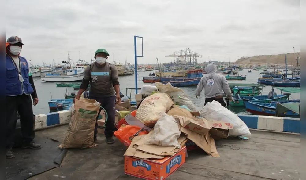 Retiran cantidad de residuos solidos en campaña de limpieza. Foto: Municipalidad de Paita. Retiran cantidad de residuos solidos en campaña de limpieza. Foto: Municipalidad de Paita.