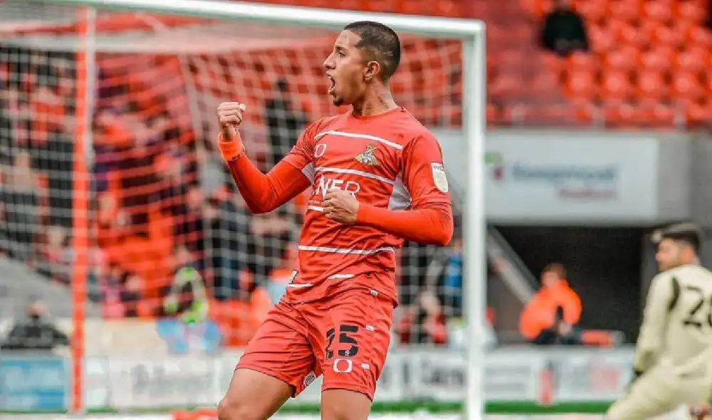 El exfutbolista de Deportivo Municipal estuvo cuatro meses en la tercera división de Inglaterra. Foto: Instagram/Rodrigo Vilca