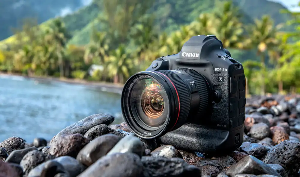 En los últimos años los modelos sin espejo han logrado escalar rápidamente en el mercado fotográfico. Foto: Canon