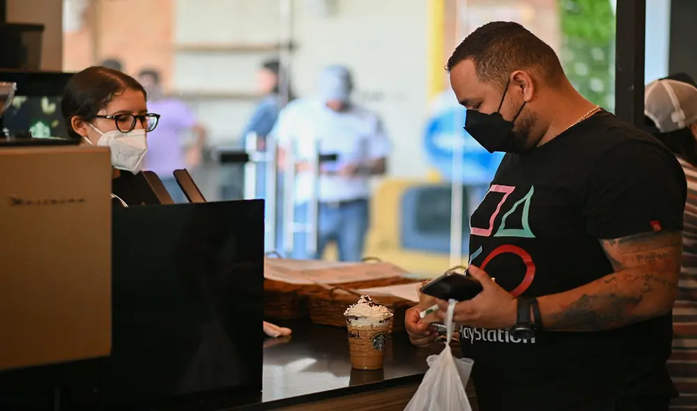 La tasa oficial del BCV, así como el dólar paralelo de DolarToday y Monitor Dólar, es relevante para las transacciones en Venezuela. Foto: AFP
