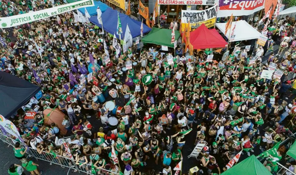 Manifestación pro aborto en Argentina en diciembre de 2020. Foto: AFP