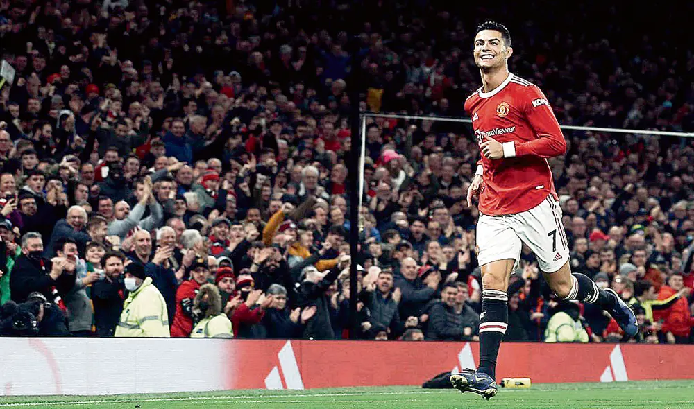 No se cansa. Ya son 17 temporadas ligueras consecutivas en las que Ronaldo participa (anota y asiste) en al menos 10 goles. Foto: Manchester United