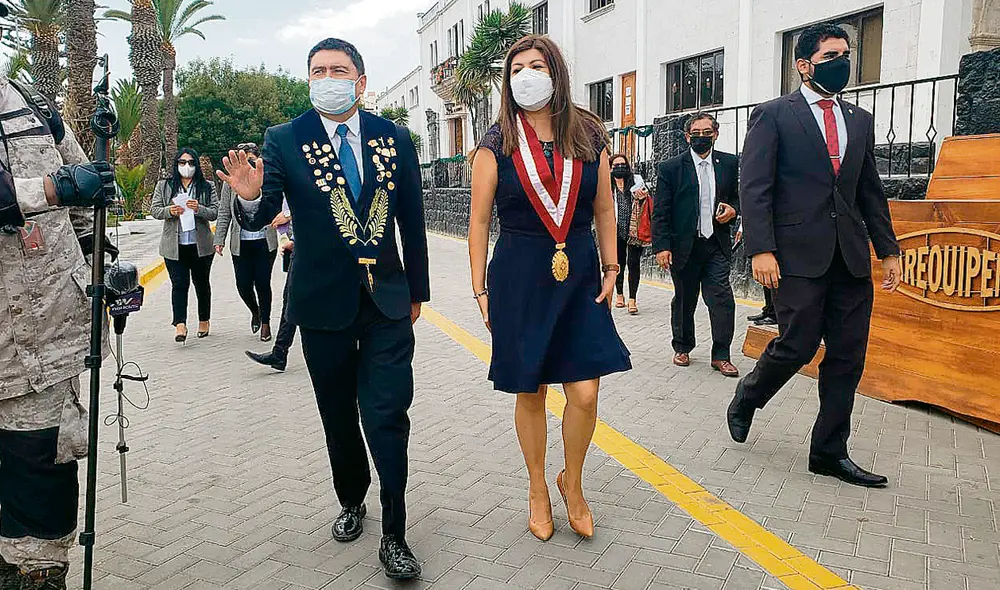 Sin interés. La gobernadora Gutiérrez parece desentendida de la situación de Majes II. Foto: difusión Sin interés. La gobernadora Gutiérrez parece desentendida de la situación de Majes II. Foto: difusión
