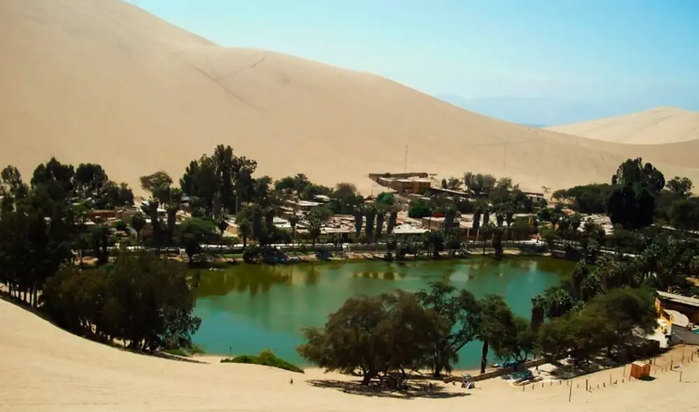 La laguna de la Huacachina es un lugar muy frecuentado por turistas nacionales y extranjeros. Foto: Andina La laguna de la Huacachina es un lugar muy frecuentado por turistas nacionales y extranjeros. Foto: Andina