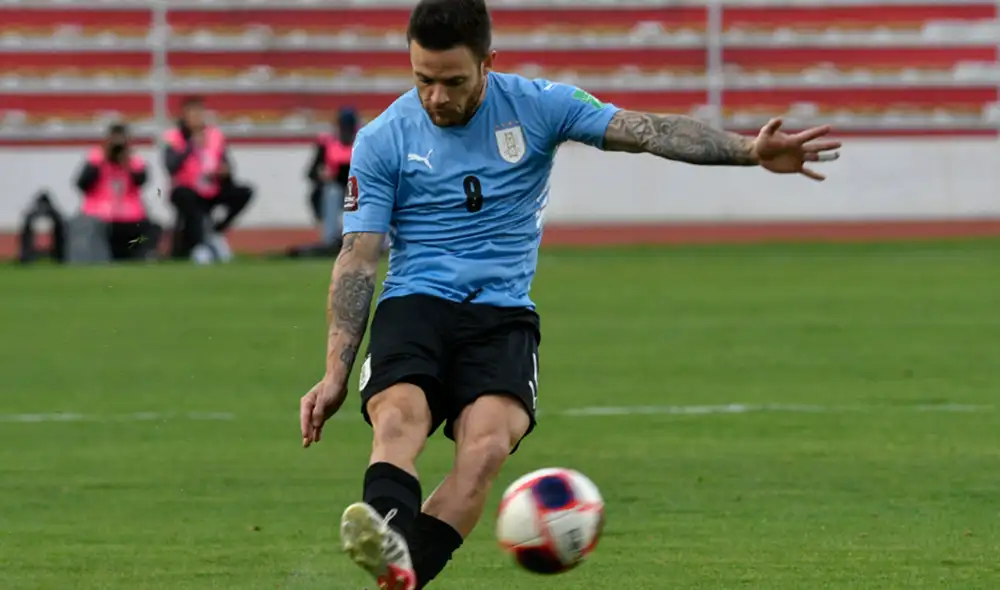 Nahitan Nández milita actualmente en el Cagliari de Italia. Foto: AFP