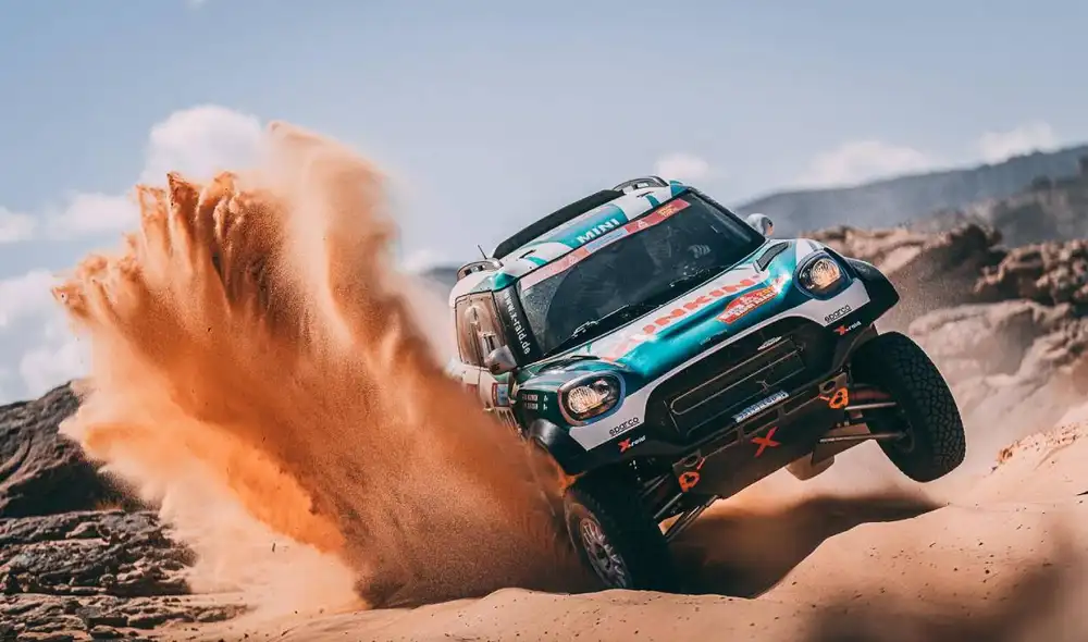 Vértigo en las carreras. Pilotos de las distintas categorías compitieron en el segundo día para llegar al podio. Foto: Twitter @dakar Vértigo en las carreras. Pilotos de las distintas categorías compitieron en el segundo día para llegar al podio. Foto: Twitter @dakar