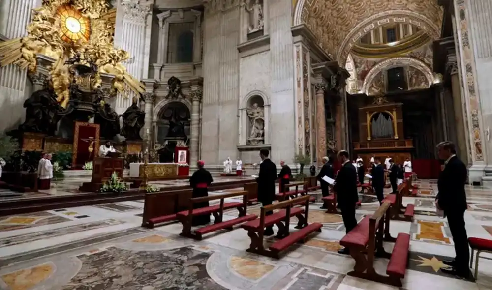 El suceso ocurrió en una iglesia situada entre las provincias de Pavía y Milán, y ya ha sido denunciado ante la Curia de Milán. Foto: BBC/referencial El suceso ocurrió en una iglesia situada entre las provincias de Pavía y Milán, y ya ha sido denunciado ante la Curia de Milán. Foto: BBC/referencial