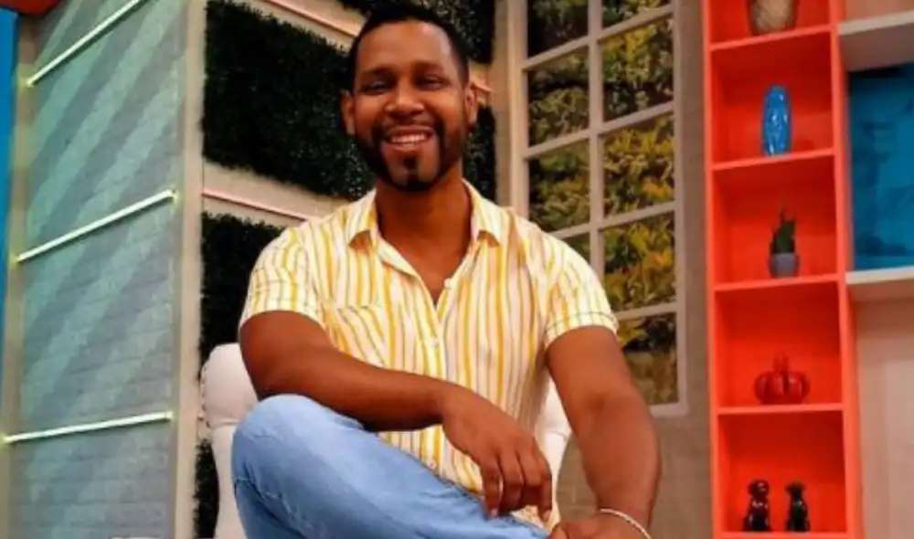 El conductor compartió videos de su visita al parque temático. Foto: Instagram Edson Dávila