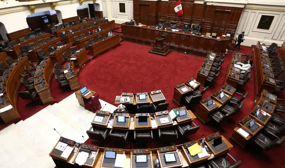 Uno de los congresistas con menos presencias propuso una comisión para investigar al ministro Cevallos por unos chats. Foto: La República