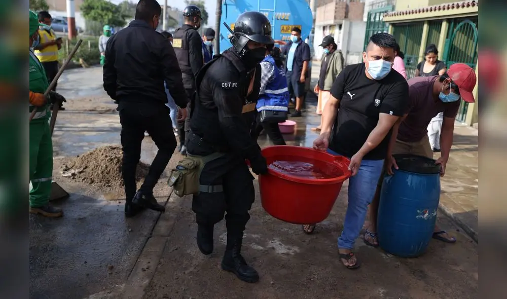 Vecinos pidieron a Sedapal realizar un mantenimiento en la zona. Foto: Andina