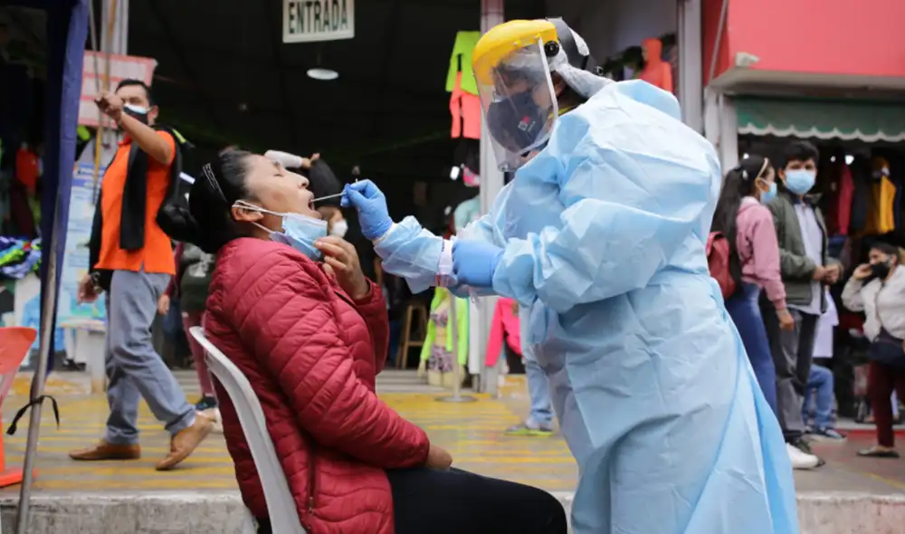 Realízate una prueba molecular de manera gratuita a través de los centros de descarte habilitados por el Minsa. Foto: John Reyes/La República