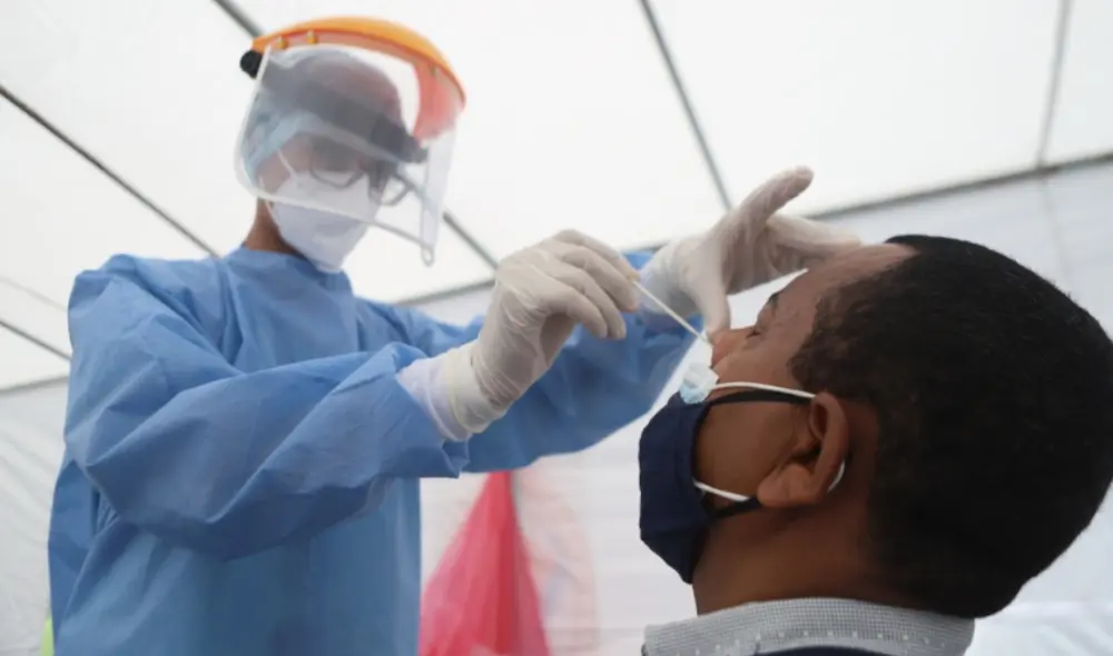 Tanto el coronavirus SARS-CoV-2 como la influenza comparten algunos síntomas similares, por eso su dificultad de rastreo clínico. Foto: Clinton Medina Carhajualca / La República