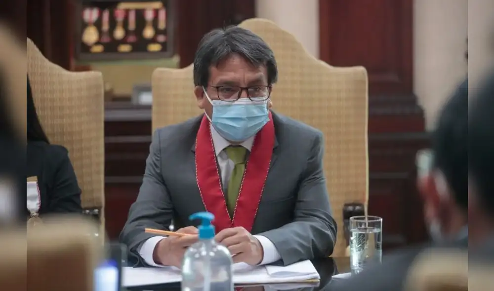 Ramiro González Rodríguez fue el fiscal encargado de tomar la declaración del presidente Castillo en Palacio a fines de diciembre del 2021. Foto: Presidencia Ramiro González Rodríguez fue el fiscal encargado de tomar la declaración del presidente Castillo en Palacio a fines de diciembre del 2021. Foto: Presidencia