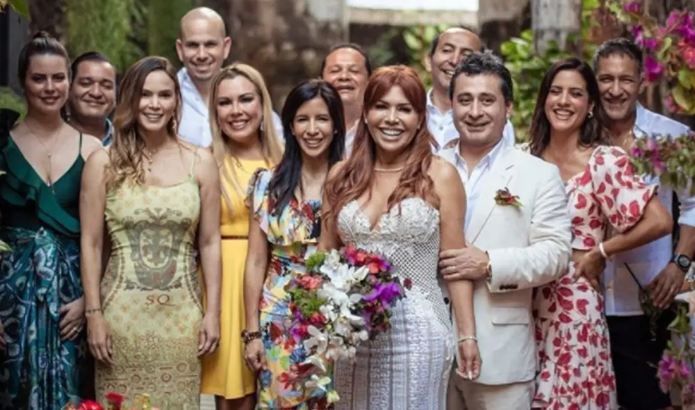 Magaly Medina y Alfredo Zambrano renovaron sus votos sobre finales del 2021. Foto: Instagram Magaly Medina y Alfredo Zambrano renovaron sus votos sobre finales del 2021. Foto: Instagram