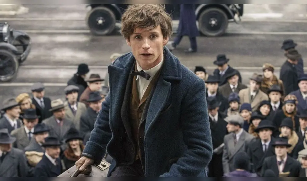 En la saga Animales fantásticos, Eddie Redmayne interpreta al magizoólogo Newt Scamander. Foto: Warner Bros