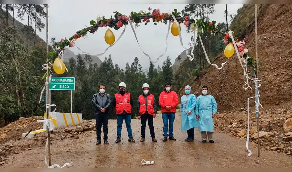 Se rehabilitó nueve kilómetros del camino vecinal que fue afectado por las lluvias del Fenómeno El Niño Costero. Foto: ARCC. Se rehabilitó nueve kilómetros del camino vecinal que fue afectado por las lluvias del Fenómeno El Niño Costero. Foto: ARCC.