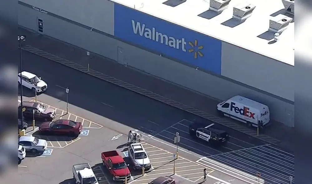El arma se disparó afuera de un Walmart en Granbury, Texas, el miércoles 5 por la mañana. Foto: WFAA-TV