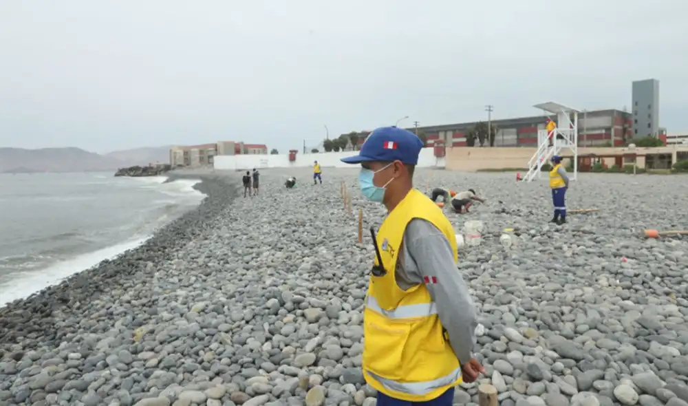Cerca de 130 agentes ediles conjuntamente con miembros de la Policía Nacional vigilarán el aforo. Foto: Andina Cerca de 130 agentes ediles conjuntamente con miembros de la Policía Nacional vigilarán el aforo. Foto: Andina