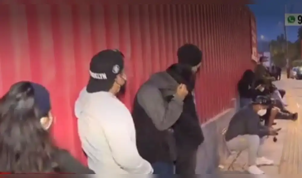 En el grupo también se encontraban personas de la tercera edad. Foto: captura América Noticias