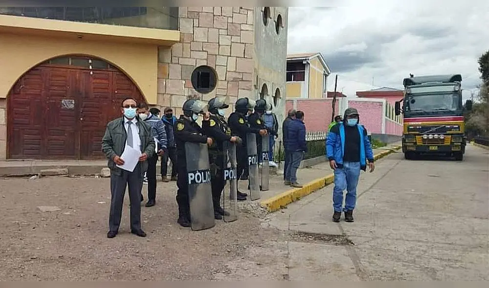 El actual burgomaestre de Lampa, Ciriaco Díaz, informó que con los intereses se le adeuda a la empresa  S/1 200 000 aproximadamente”. Foto: Ecos de Lampa