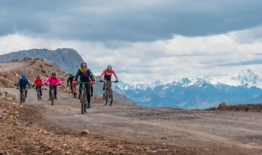Gobiernos locales, amantes del deporte y empresas privadas trabajan en conjunto para la promoción del nuevo corredor turístico. Foto: La República Gobiernos locales, amantes del deporte y empresas privadas trabajan en conjunto para la promoción del nuevo corredor turístico. Foto: La República